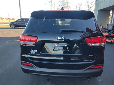 2017 Kia Sorento LX   - Photo 8 - Du Quoin, IL 62832
