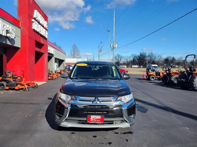 2018 Mitsubishi Outlander ES   - Photo 2 - Du Quoin, IL 62832