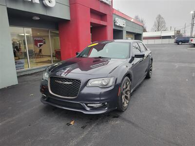 2017 Chrysler 300 Series S   - Photo 2 - Du Quoin, IL 62832
