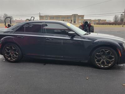 2017 Chrysler 300 Series S   - Photo 12 - Du Quoin, IL 62832