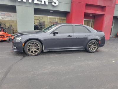 2017 Chrysler 300 Series S   - Photo 1 - Du Quoin, IL 62832