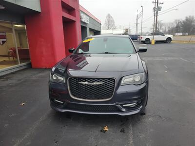 2017 Chrysler 300 Series S   - Photo 4 - Du Quoin, IL 62832