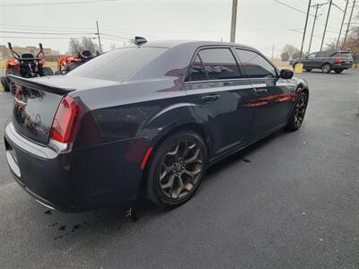 2017 Chrysler 300 Series S   - Photo 10 - Du Quoin, IL 62832