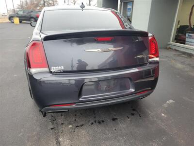 2017 Chrysler 300 Series S   - Photo 13 - Du Quoin, IL 62832