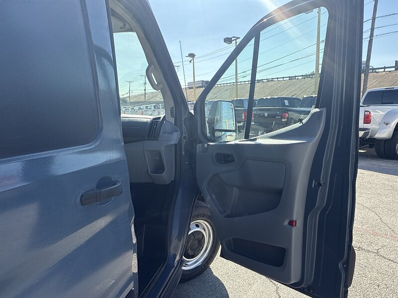 2019 Ford Transit 250 - Photo 16 - Arlington, TX 76011