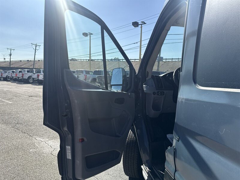 2019 Ford Transit 250 - Photo 14 - Arlington, TX 76011