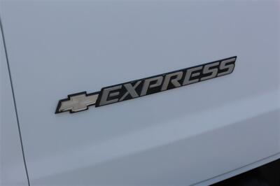 2007 Chevrolet Express 2500   - Photo 15 - Arlington, TX 76011