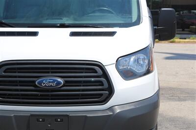 2018 Ford Transit 150   - Photo 13 - Arlington, TX 76011