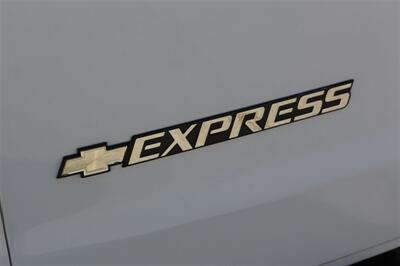 2018 Chevrolet Express LS 3500   - Photo 15 - Arlington, TX 76011
