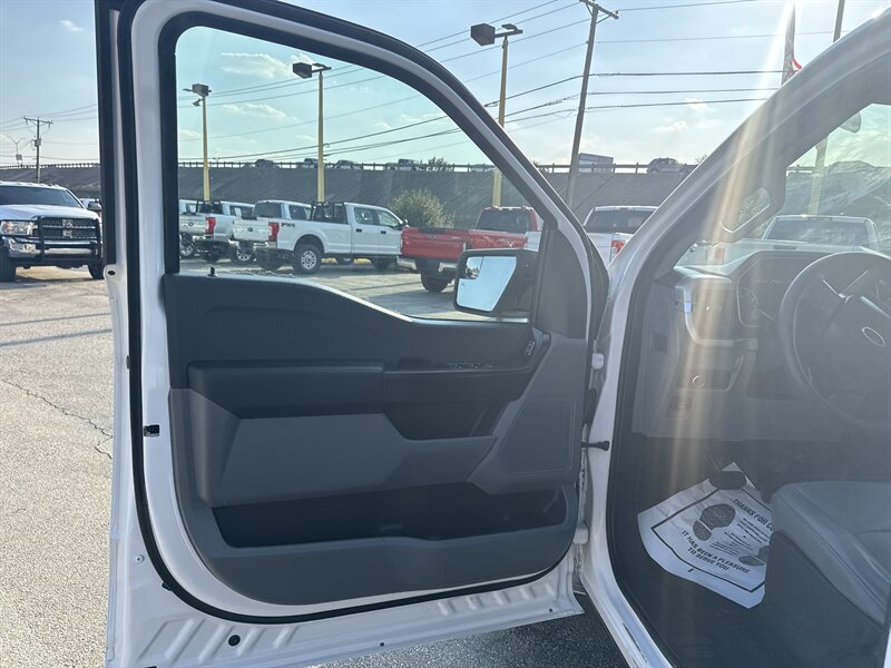 2022 Ford F-150 XL - Photo 11 - Arlington, TX 76011