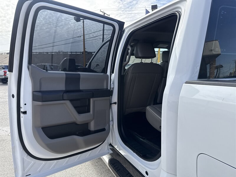 2022 Ford F-250 Super Duty Lariat - Photo 11 - Arlington, TX 76011