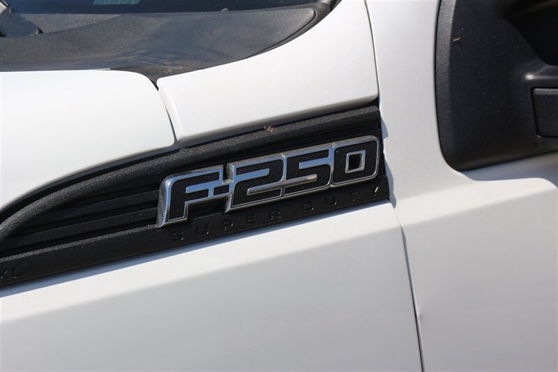 2012 Ford F-250 XL - Photo 15 - Arlington, TX 76011