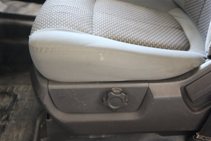 2012 Ford F-250 XL - Photo 27 - Arlington, TX 76011