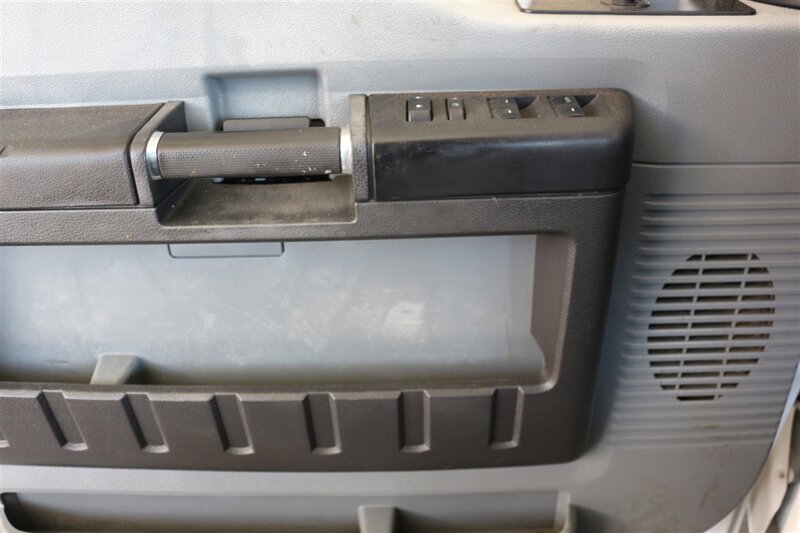 2012 Ford F-250 XL - Photo 26 - Arlington, TX 76011