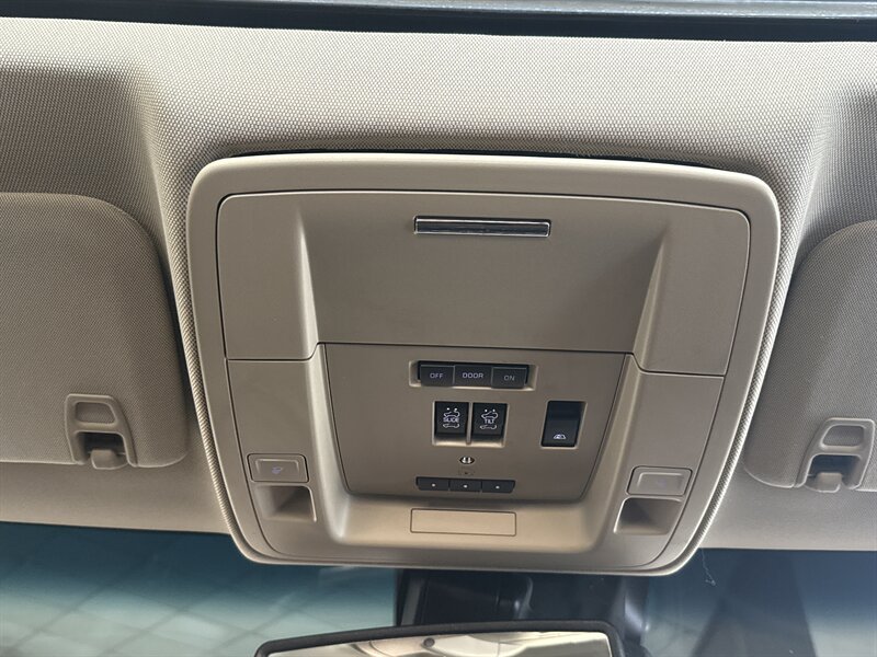 2019 Chevrolet Silverado 3500 High Country - Photo 31 - Arlington, TX 76011