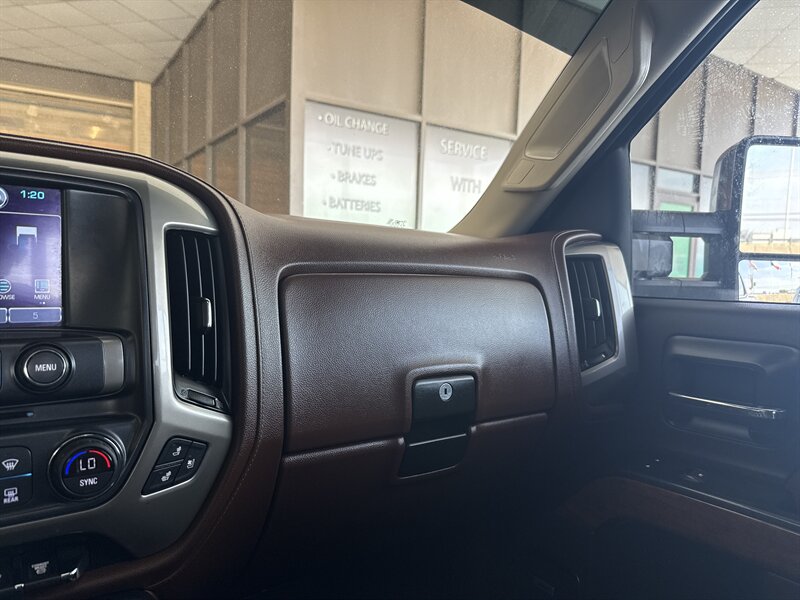 2019 Chevrolet Silverado 3500 High Country - Photo 27 - Arlington, TX 76011