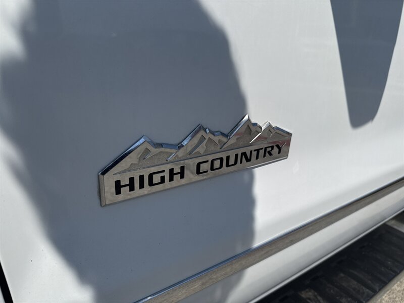 2019 Chevrolet Silverado 3500 High Country - Photo 12 - Arlington, TX 76011