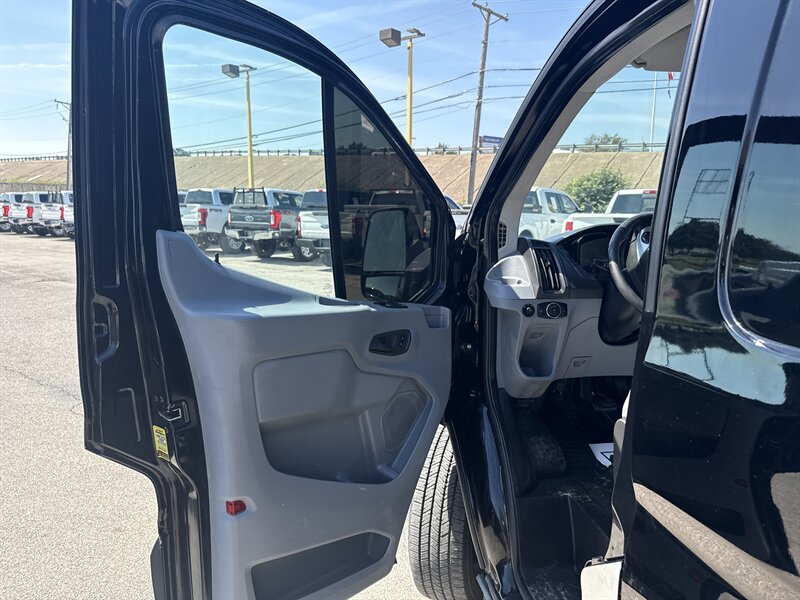 2018 Ford Transit 150 - Photo 13 - Arlington, TX 76011