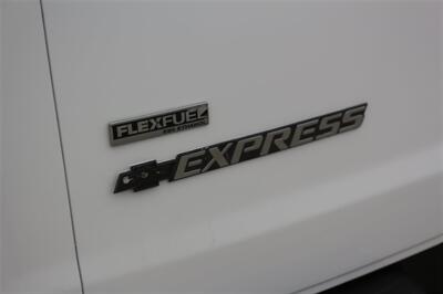2011 Chevrolet Express 2500   - Photo 15 - Arlington, TX 76011