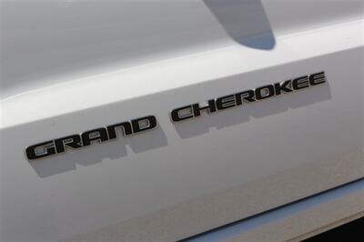 2017 Jeep Grand Cherokee Overland   - Photo 15 - Arlington, TX 76011