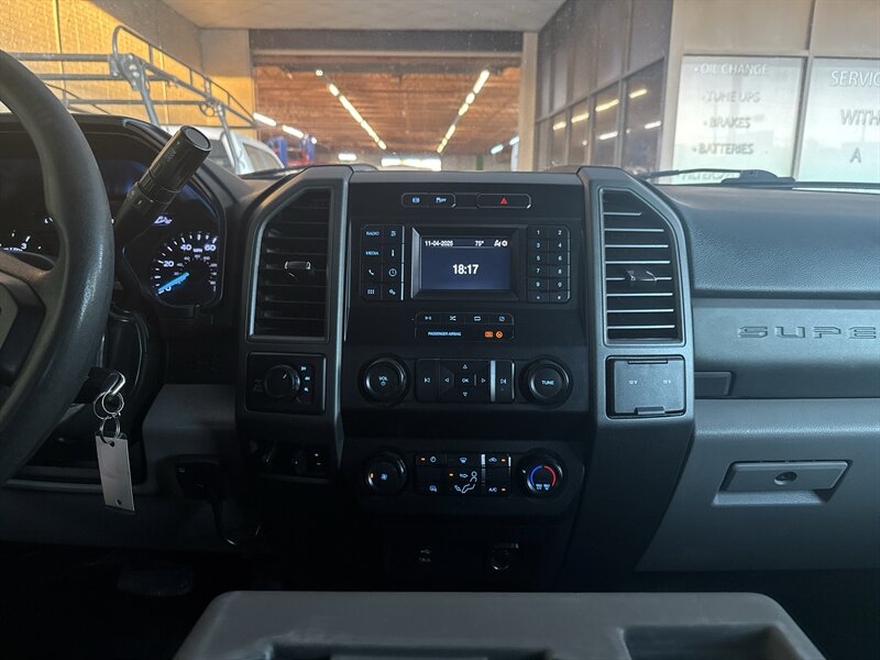 2021 Ford F-250 XL - Photo 26 - Arlington, TX 76011