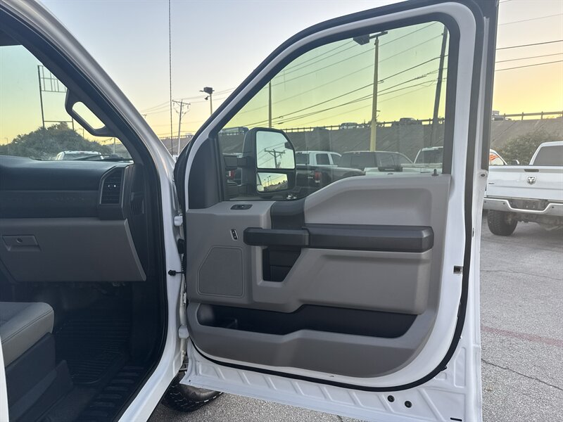 2021 Ford F-250 XL - Photo 18 - Arlington, TX 76011