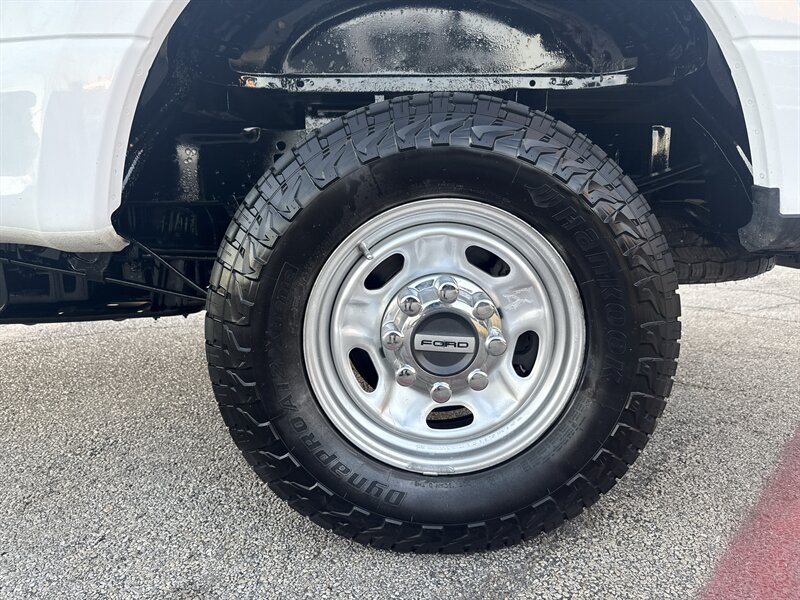 2021 Ford F-250 XL - Photo 10 - Arlington, TX 76011