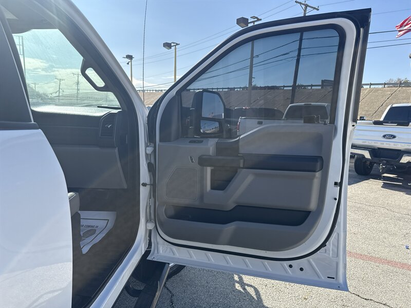 2017 FORD F550 Xl - Photo 17 - Arlington, TX 76011