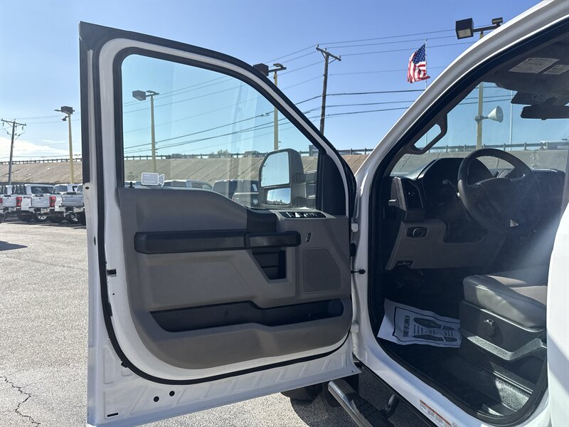 2017 FORD F550 Xl - Photo 13 - Arlington, TX 76011
