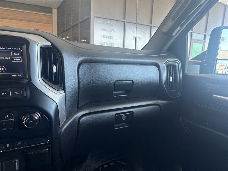 2021 Chevrolet Silverado 3500 Work Truck - Photo 26 - Arlington, TX 76011