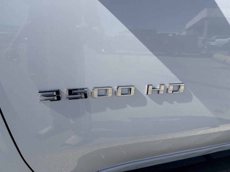 2021 Chevrolet Silverado 3500 Work Truck - Photo 12 - Arlington, TX 76011