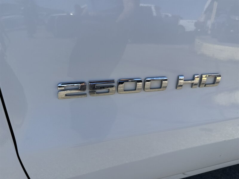 2018 Chevrolet Silverado 2500 Work Truck - Photo 11 - Arlington, TX 76011
