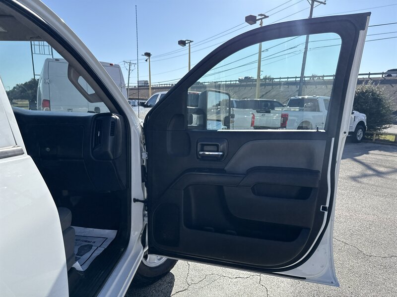2018 Chevrolet Silverado 2500 Work Truck - Photo 16 - Arlington, TX 76011