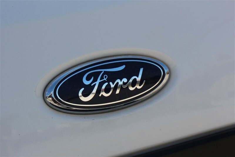 2019 Ford TRANSIT 150 photo