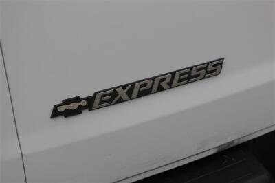 2012 Chevrolet Express 2500   - Photo 15 - Arlington, TX 76011