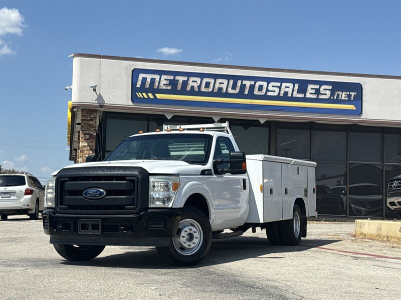 2012 Ford F-350 Super Duty Chassis Cab XL