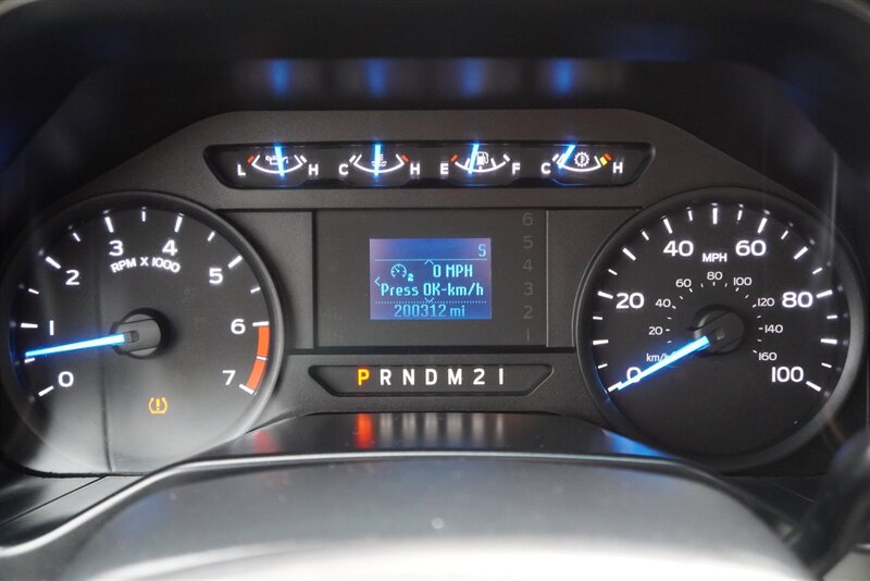 2017 Ford F-250 XL - Photo 19 - Arlington, TX 76011