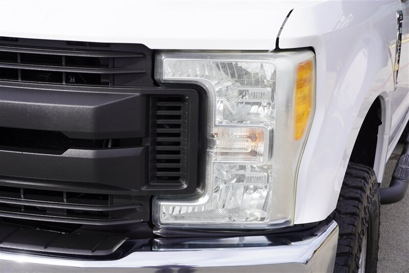 2017 Ford F-250 XL - Photo 37 - Arlington, TX 76011