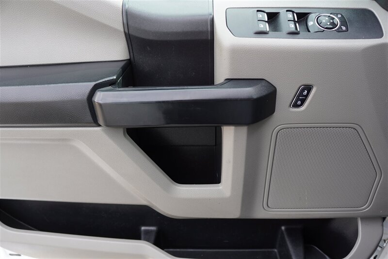 2017 Ford F-250 XL - Photo 27 - Arlington, TX 76011