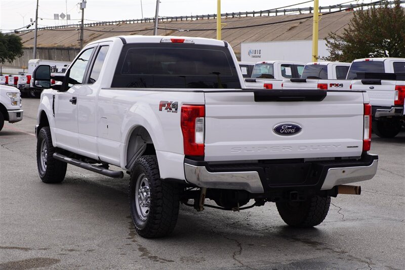 2017 Ford F-250 XL - Photo 4 - Arlington, TX 76011