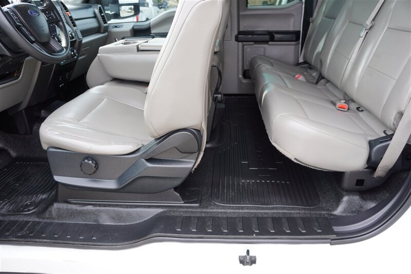 2017 Ford F-250 XL - Photo 32 - Arlington, TX 76011