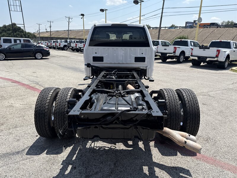 2018 Ford F-550 W - Photo 6 - Arlington, TX 76011