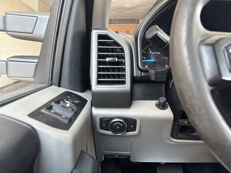 2018 Ford F-550 W - Photo 22 - Arlington, TX 76011