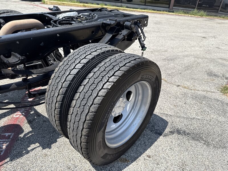 2018 Ford F-550 W - Photo 11 - Arlington, TX 76011