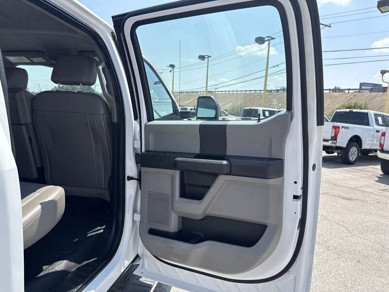 2018 Ford F-550 W - Photo 20 - Arlington, TX 76011
