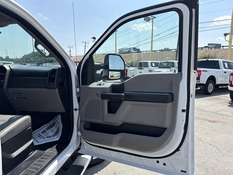2018 Ford F-550 W - Photo 18 - Arlington, TX 76011