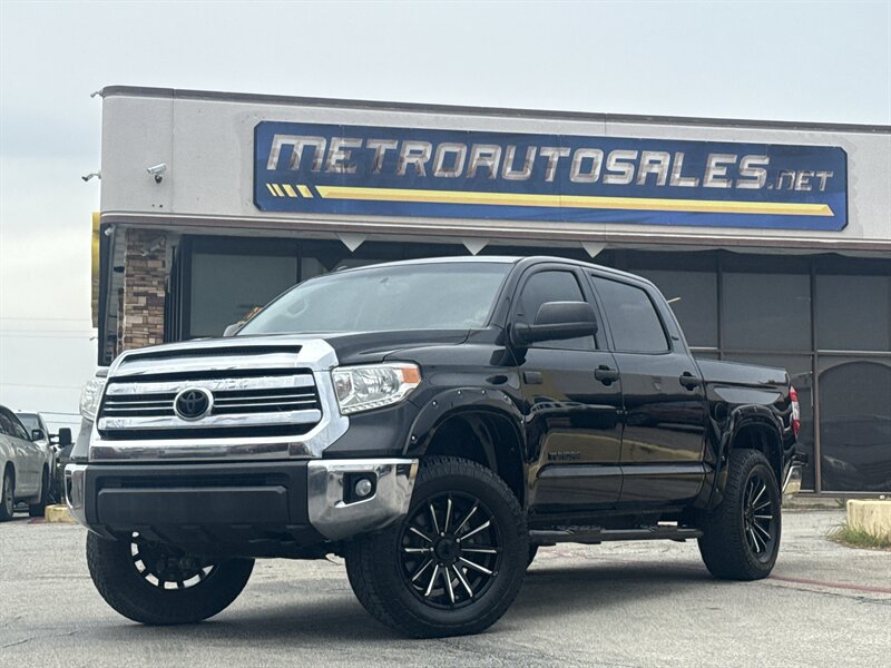 2017 Toyota Tundra SR5  