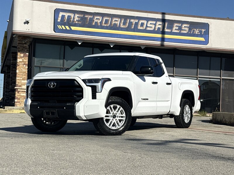 2022 Toyota Tundra SR5  