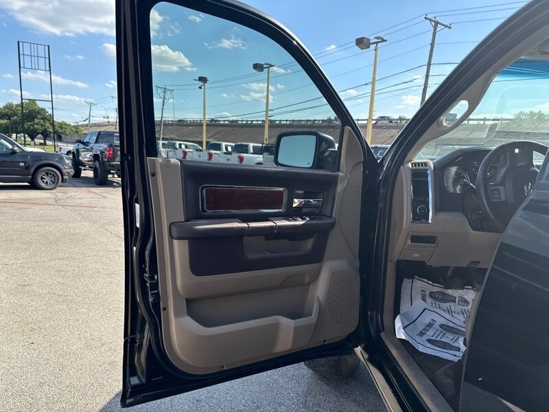 2011 RAM 1500 Laramie - Photo 13 - Arlington, TX 76011