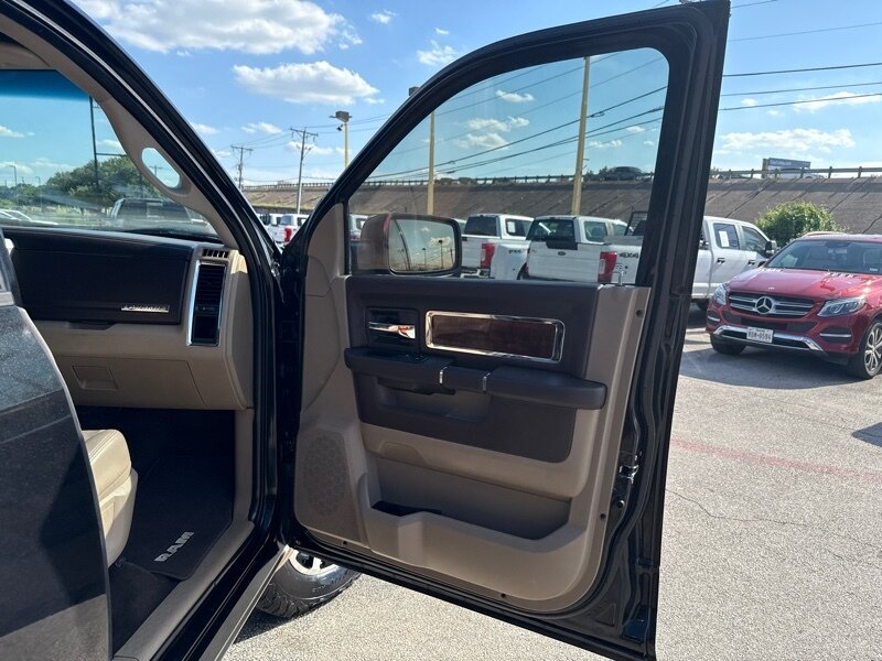 2011 RAM 1500 Laramie - Photo 17 - Arlington, TX 76011